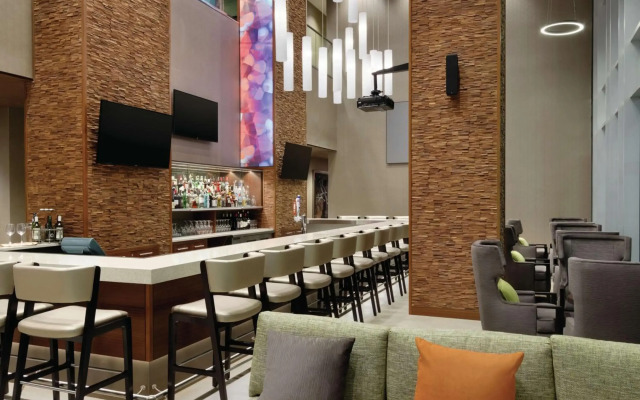 Hilton Garden Inn Calgary Downtown