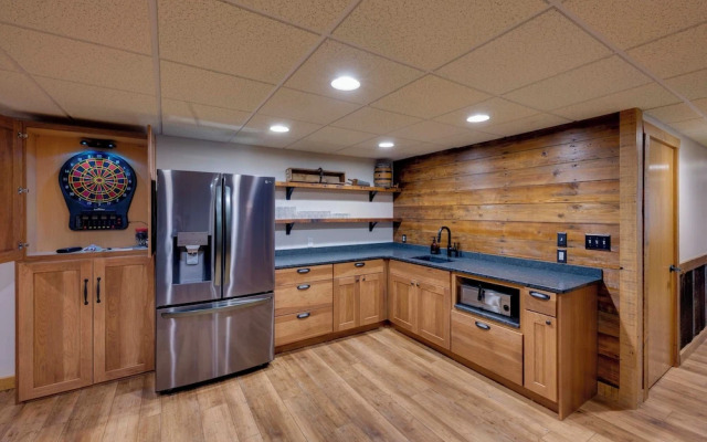 Game Room + Patio: 'bremer House Waverly Rental'