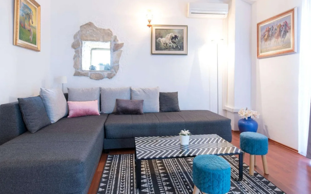 Holiday Home in Podstrana Near Beach