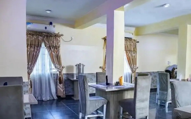 Dalice Hotel and Suites
