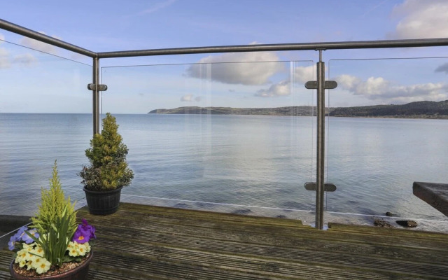 3 The Coach House - Penthouse Apartment