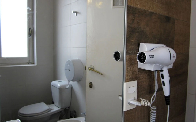 Alevines Playa el Emir Hostel & Suites