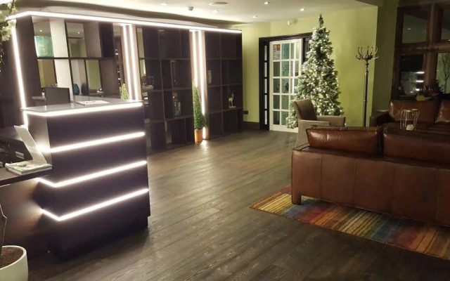 Stonecross Manor Hotel