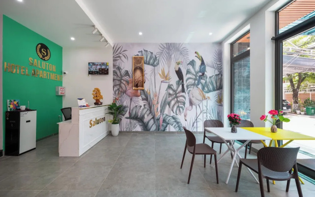 Saluton House