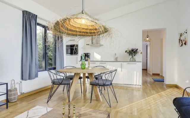 Getaway With Covered Veranda