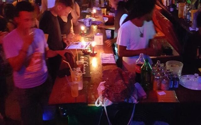 Shut Eye Party Hostel - Adults Only