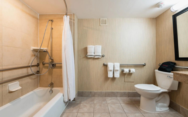 Crowne Plaza Newark Airport by IHG