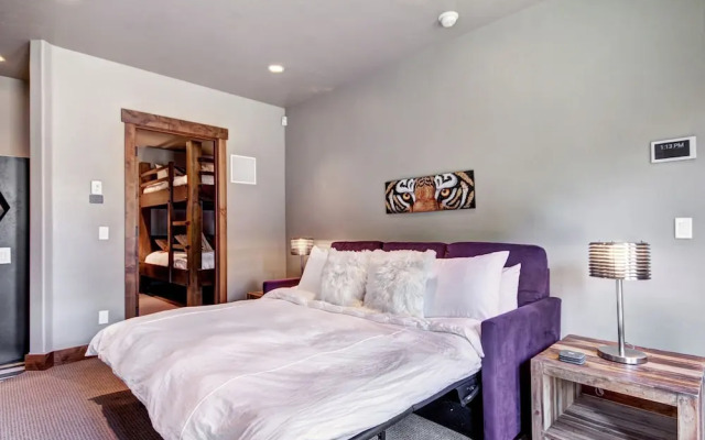 Slope View  3 Bedroom Townhouse by RedAwning