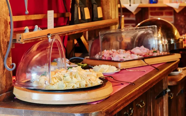 Hotel & Gasthof Zur Linde