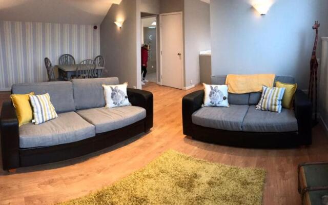 Apartment 5, Cornerhouse Apartments