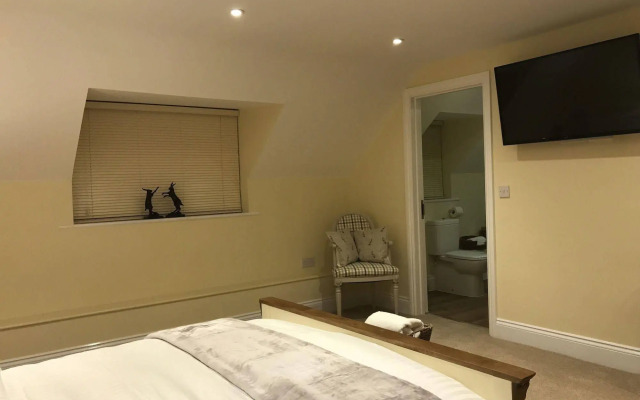 The Lodge at Broadway