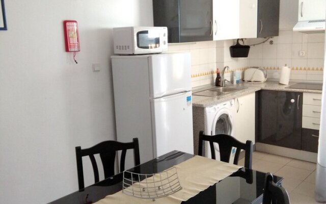 Apartment With one Bedroom in Portimão, With Wonderful City View and Enclosed Garden - 350 m From the Beach