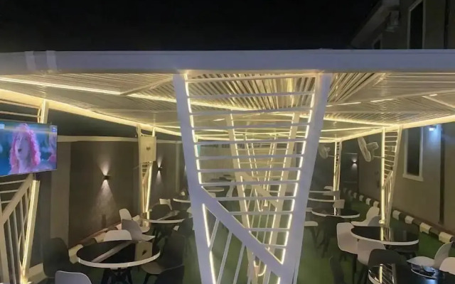 Kim Royal Hotel And Suites