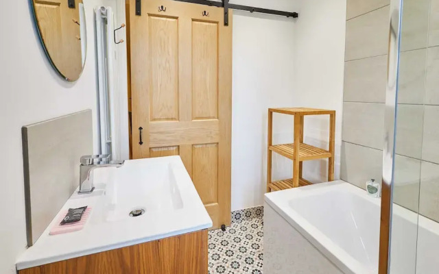 Host Stay Cheviot Street