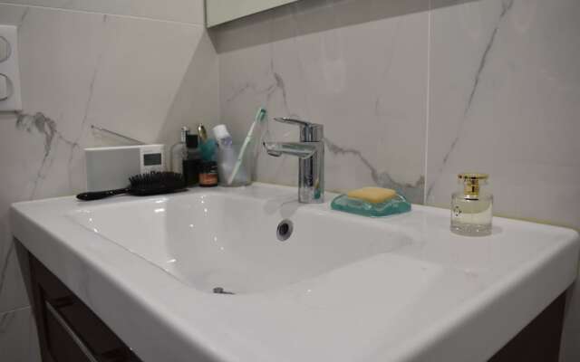 Charming 2 Bedroom Property Near Montparnasse