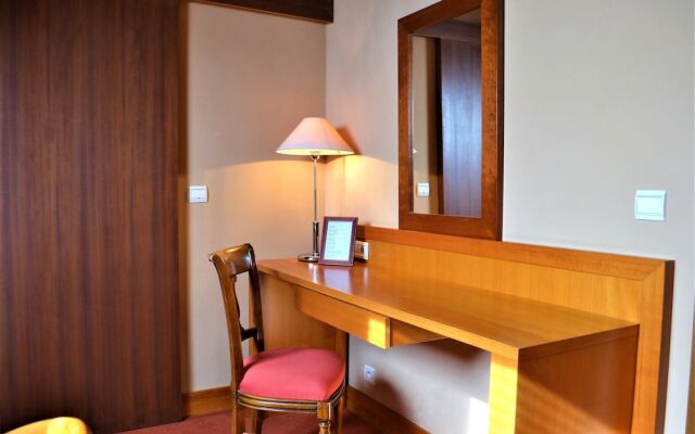 Aux Chants Des Oiseaux