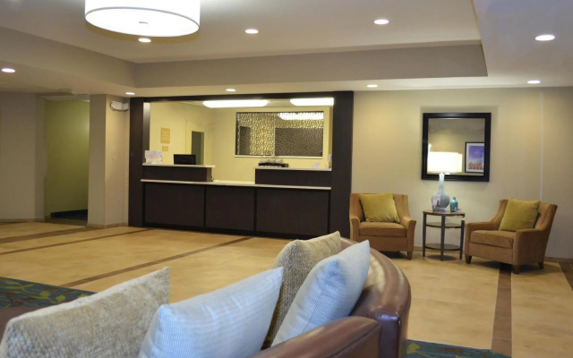 Candlewood Suites Greenville by IHG