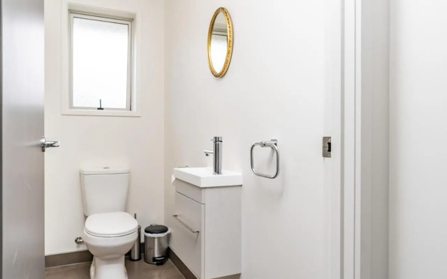 Bach near the Beach - Mangawhai Heads Holiday Home