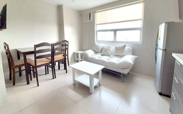 Gilmore Tower Suites By SMS Hospitality