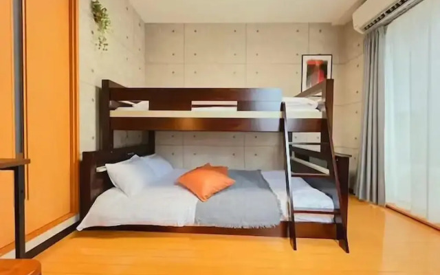 Amika First 203