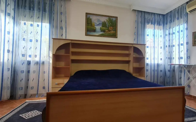 Relaxing Greeny Lounge Veranda Apartament in the Heart of Tirana
