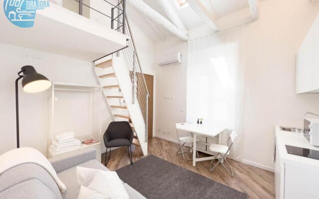 Basovizza 3 Nicole Tirabora Short Rent