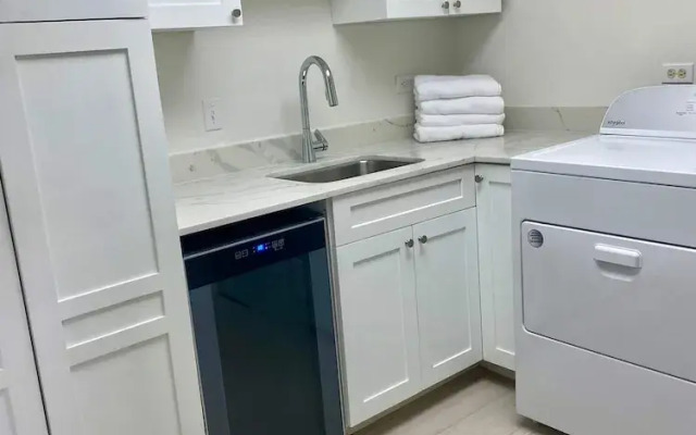 Oceanfront Condo on Seven Mile Beach