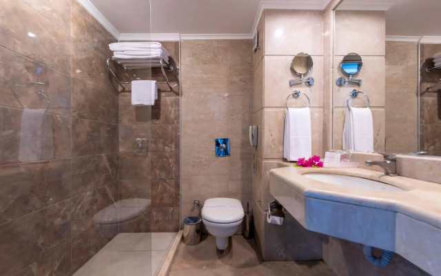 Курорт Meder Resort Hotel