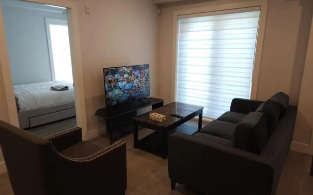Signature Airport Proximity suite