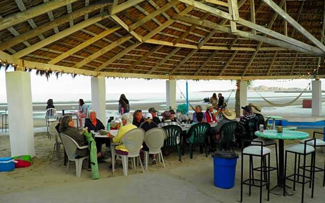 #52 Bungalow Seaside Hotel & Victors RV Park