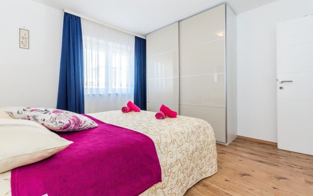 Amazing Home in Vodice With Wifi and 3 Bedrooms