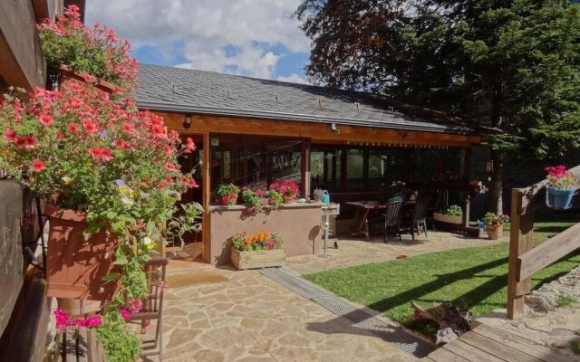 Hostal Xalet Refugi Pere Carné - Hostel