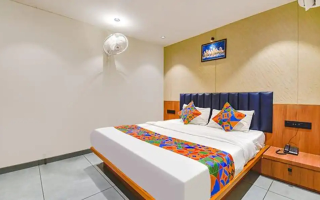 Fabhotel Udhna Inn