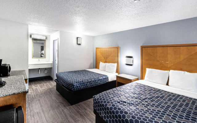 Rodeway Inn At Fort Lee