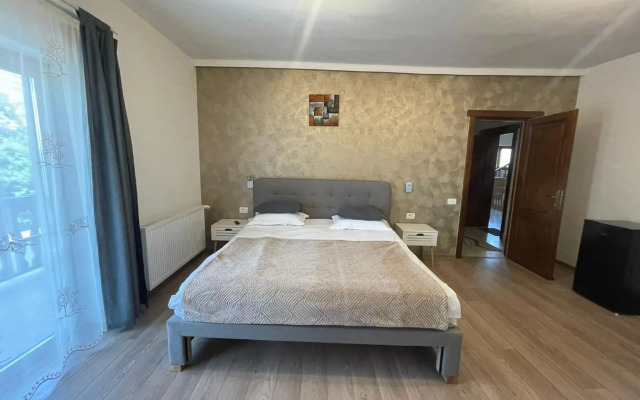 Pensiunea Anotimpuri by Casa Sandu