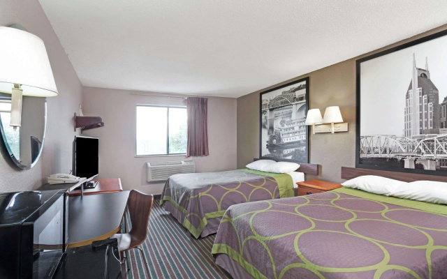 Super 8 by Wyndham Nashville/ Dntn/ Opryland Area