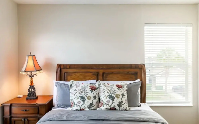 New Ownership 7BR Close to Disney