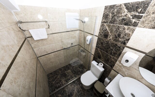 Akay Garden Family Club