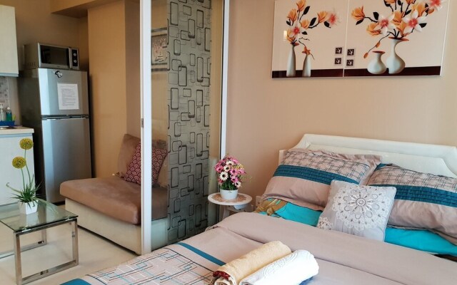 Azure Luxury City Suites by VacationsPH