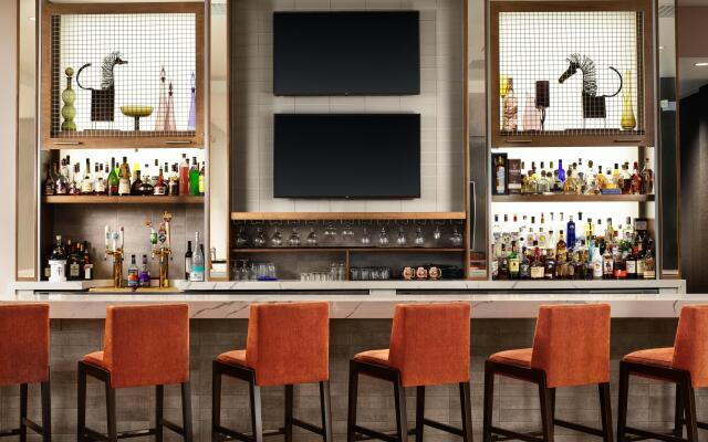 Crowne Plaza Dallas Market Ctr - Love Field by IHG