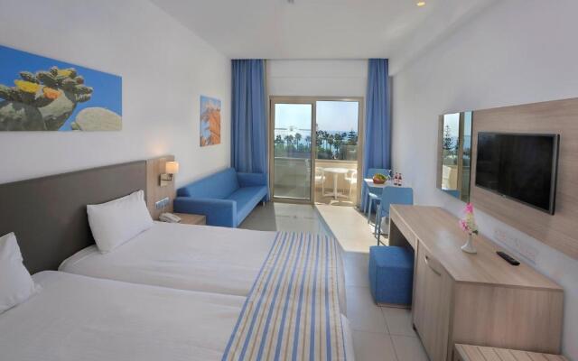 Nissiana Hotel & Bungalows