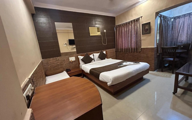 Lucky Hotel Bandra – Guest Rooms – Mumbai
