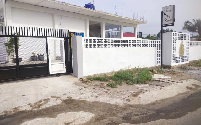 OYO 93990 Guest House Maria