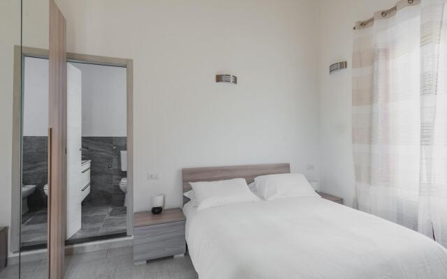 Modern Duplex With Balcony by Wonderful Italy