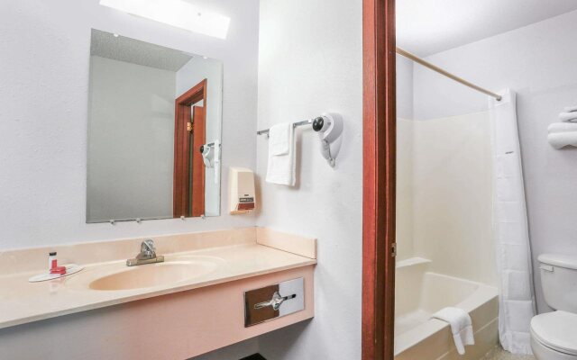 Travelodge by Wyndham Deer Lodge Montana