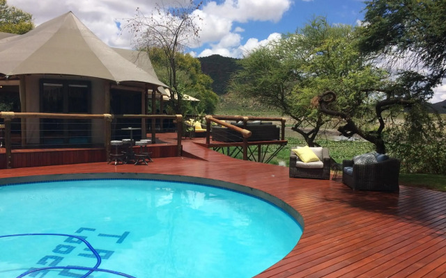 Tau Game Lodge