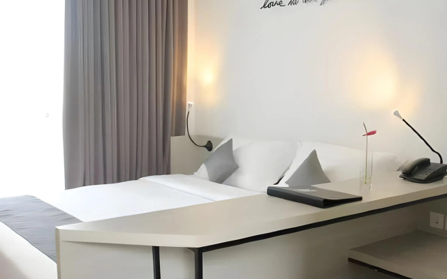 Delua Hotel – Guest Rooms – Jakarta