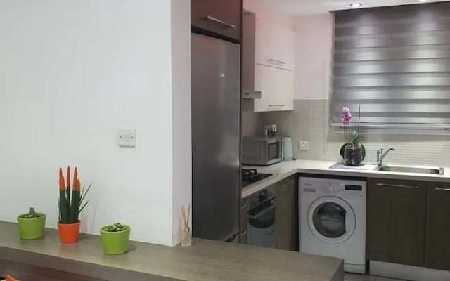 Immaculate 2-bed Apartment in Larnaca