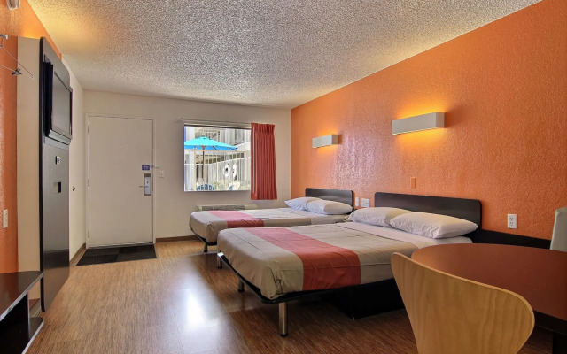 Motel 6-Albuquerque, NM - Coors Road