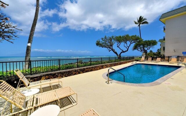 Kahana Reef 303 by RedAwning